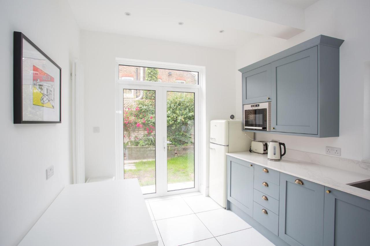 Elegant York House - On A Beach Road, Sleeps 12, With Sea Views Worthing Exteriér fotografie