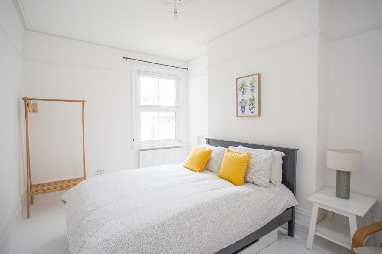 Elegant York House - On A Beach Road, Sleeps 12, With Sea Views Worthing Exteriér fotografie