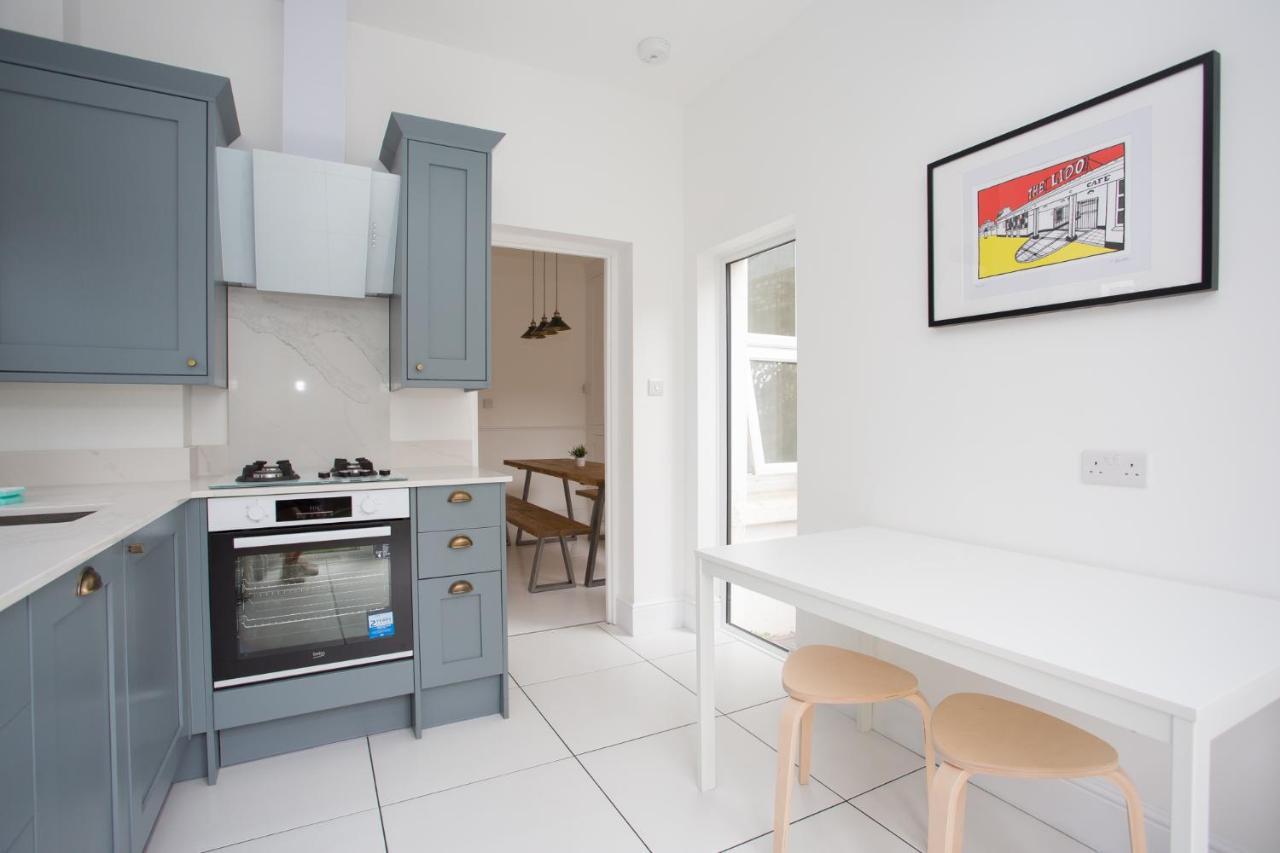 Elegant York House - On A Beach Road, Sleeps 12, With Sea Views Worthing Exteriér fotografie