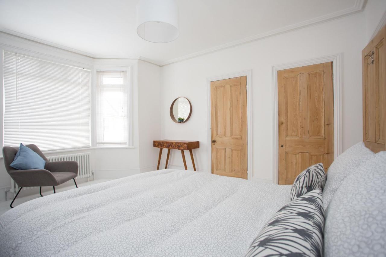 Elegant York House - On A Beach Road, Sleeps 12, With Sea Views Worthing Exteriér fotografie