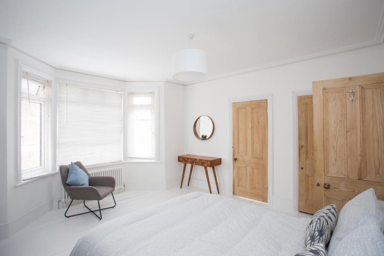 Elegant York House - On A Beach Road, Sleeps 12, With Sea Views Worthing Exteriér fotografie