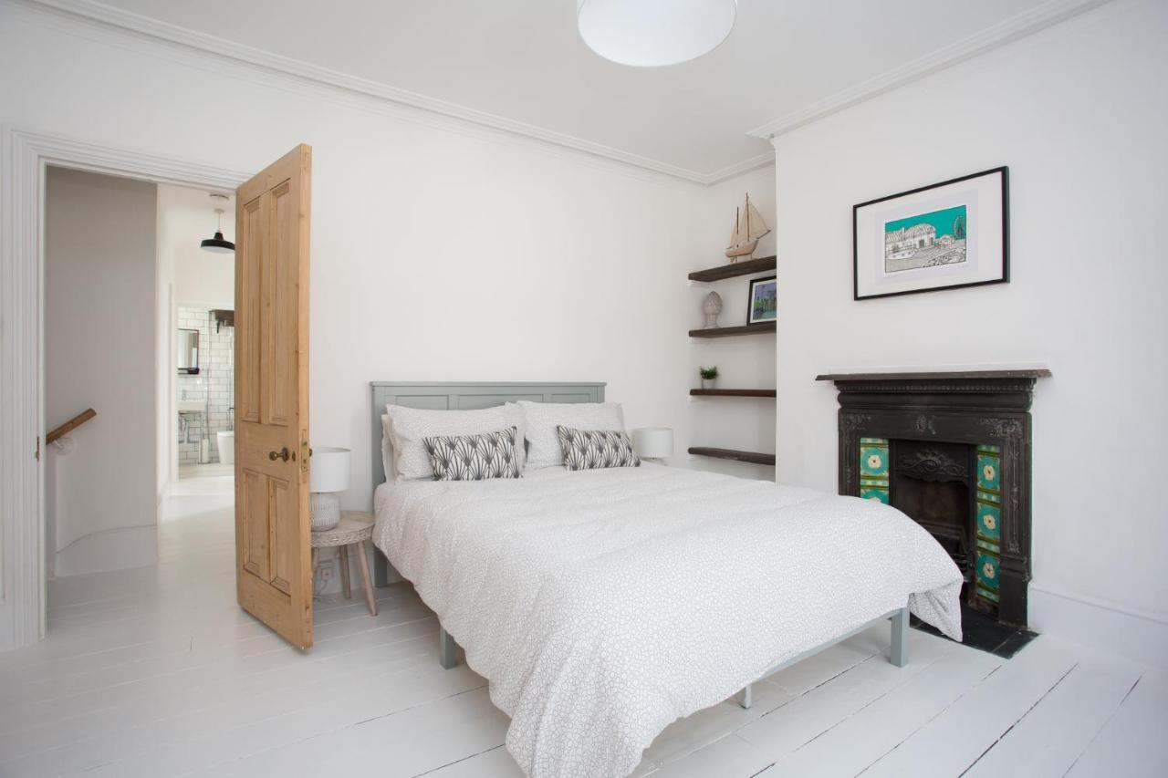 Elegant York House - On A Beach Road, Sleeps 12, With Sea Views Worthing Exteriér fotografie