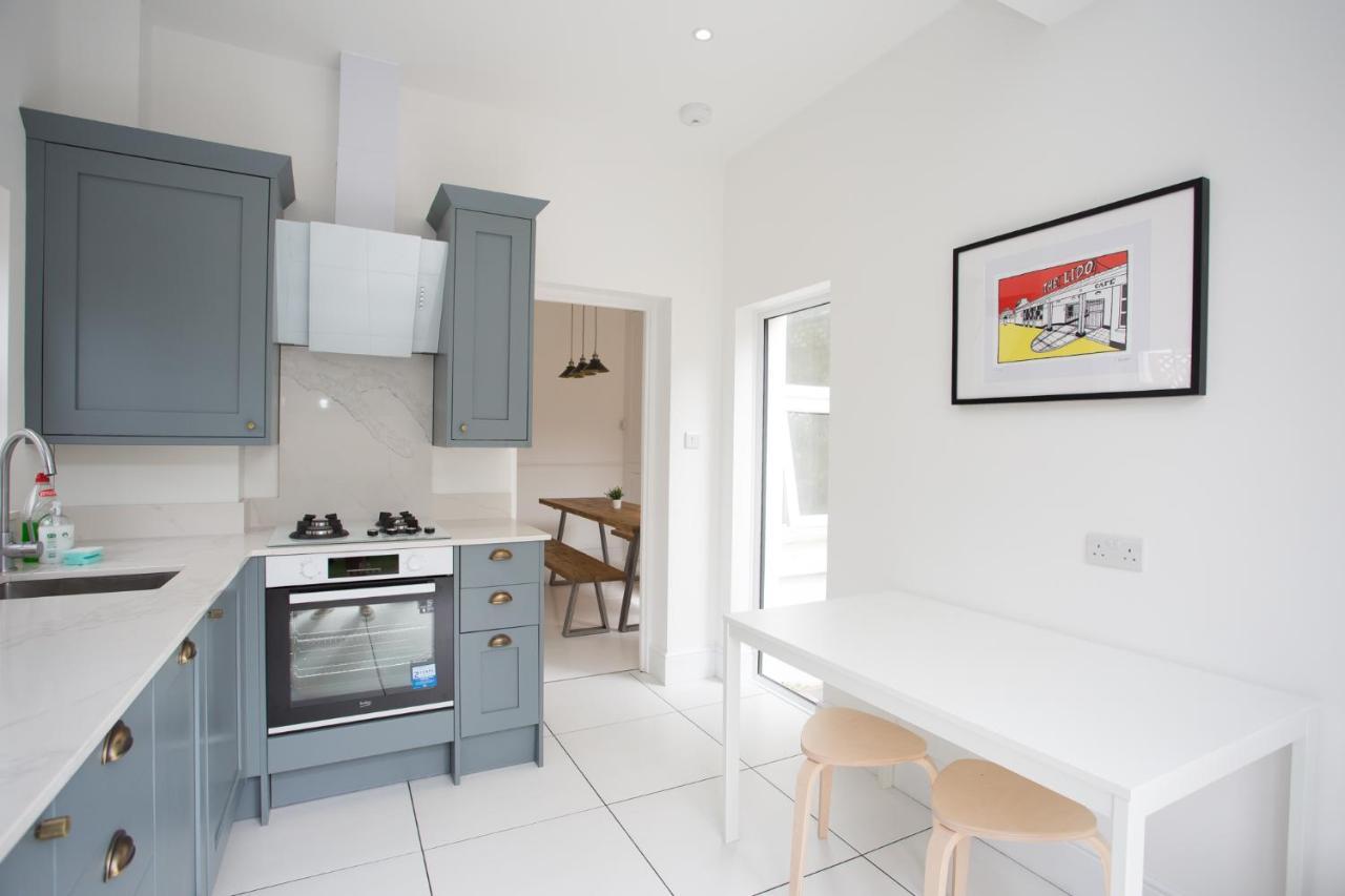 Elegant York House - On A Beach Road, Sleeps 12, With Sea Views Worthing Exteriér fotografie