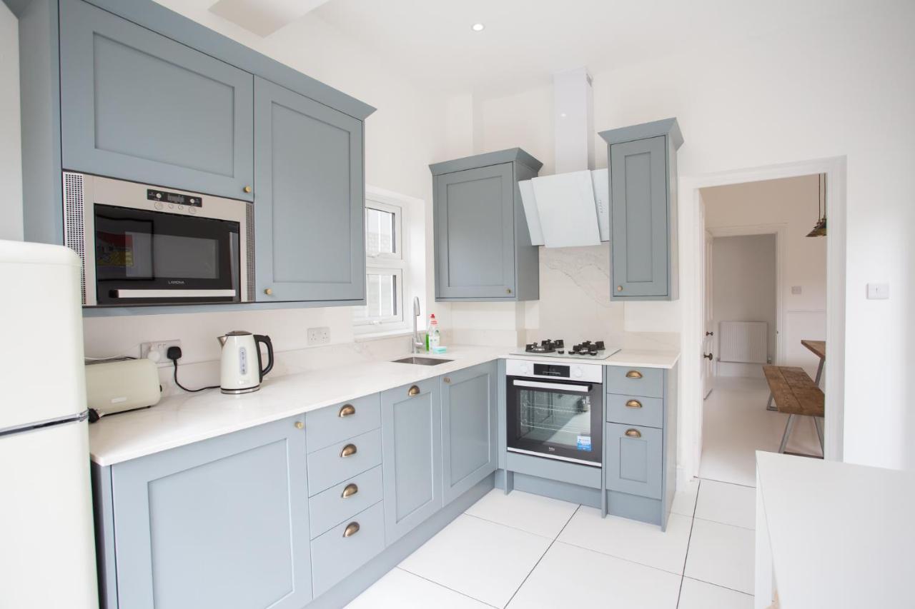 Elegant York House - On A Beach Road, Sleeps 12, With Sea Views Worthing Exteriér fotografie