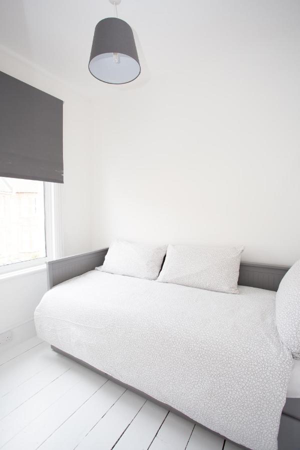 Elegant York House - On A Beach Road, Sleeps 12, With Sea Views Worthing Exteriér fotografie