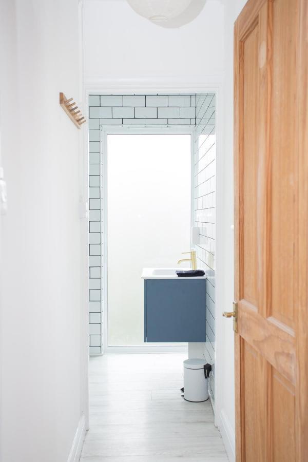 Elegant York House - On A Beach Road, Sleeps 12, With Sea Views Worthing Exteriér fotografie