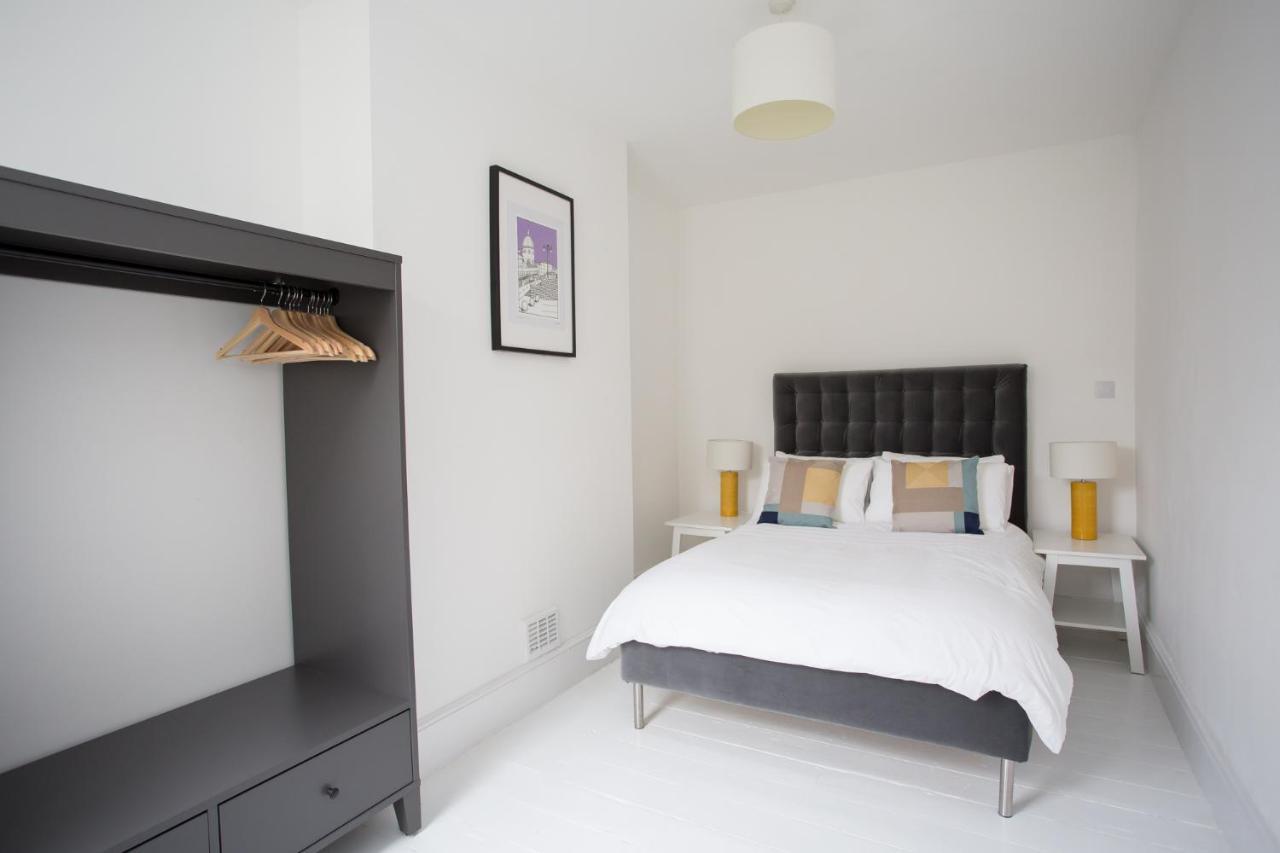Elegant York House - On A Beach Road, Sleeps 12, With Sea Views Worthing Exteriér fotografie